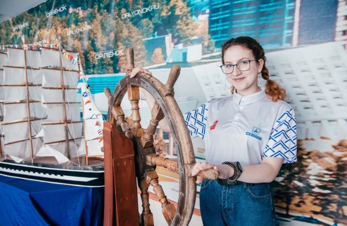 Дети России создают корабли в «Орлёнке»