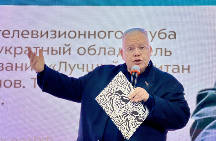 Алексей Блинов провёл «Орлятский квиз» на ВДНХ